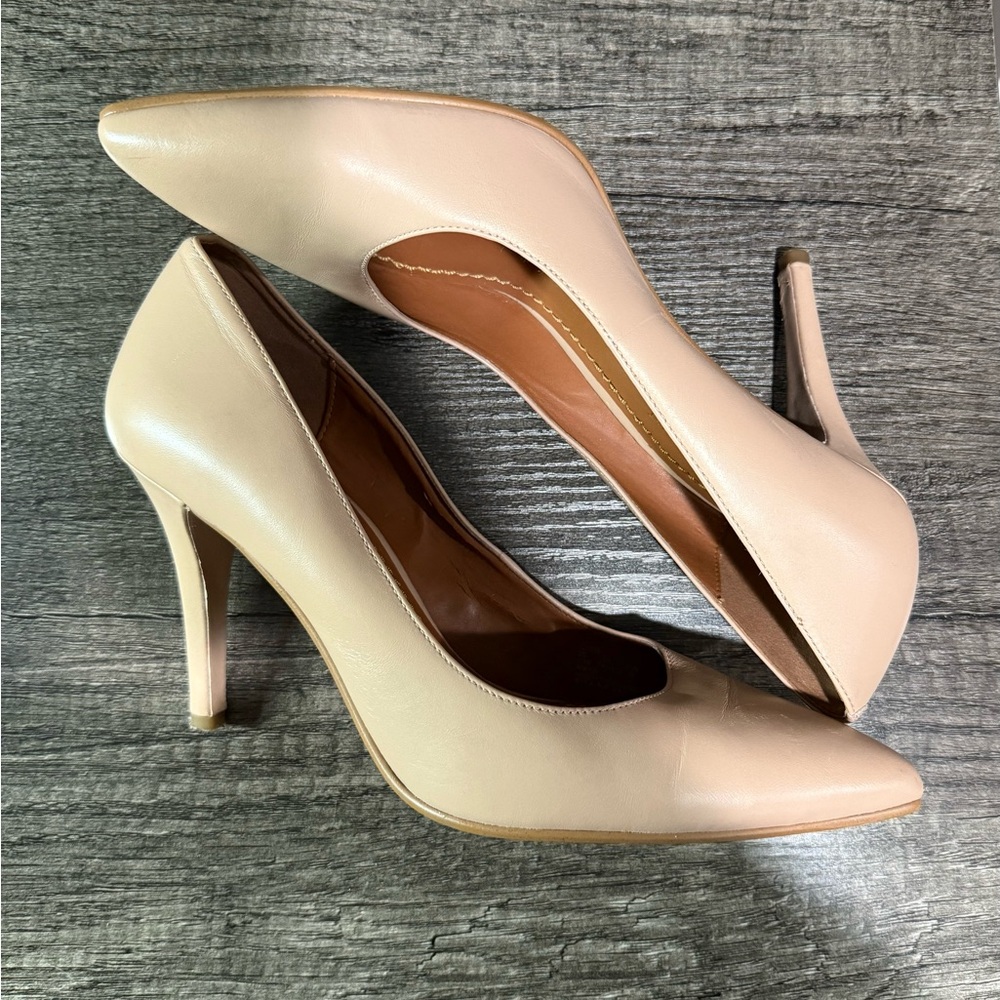 Coach Nude Leather Pointed Toe Pumps – Size 7.5